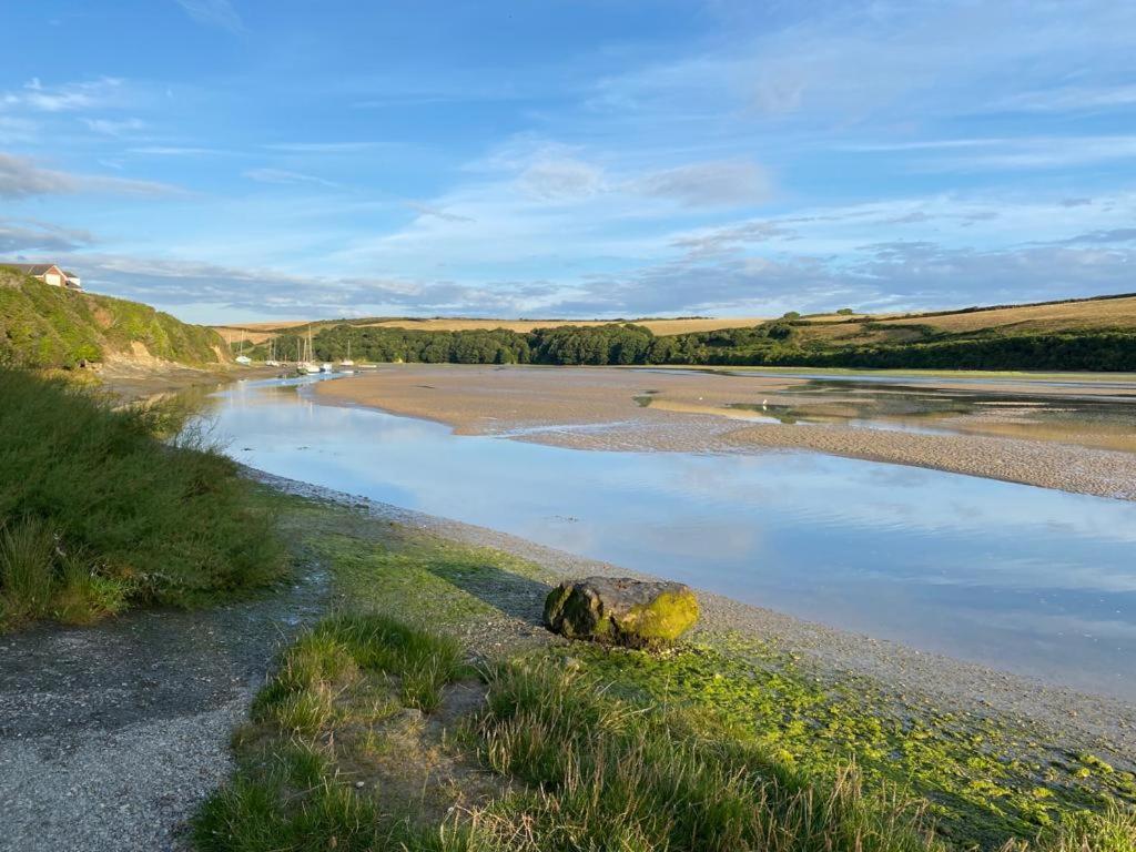 2 Chatsworth Riverscape Apartments - Peaceful Apartment In Great Location With Free Parking Overlooking The Gannel Just A Short Walk From Newquays Incredible Beaches And Local Amenities New Quay エクステリア 写真