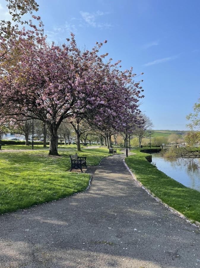 2 Chatsworth Riverscape Apartments - Peaceful Apartment In Great Location With Free Parking Overlooking The Gannel Just A Short Walk From Newquays Incredible Beaches And Local Amenities New Quay エクステリア 写真